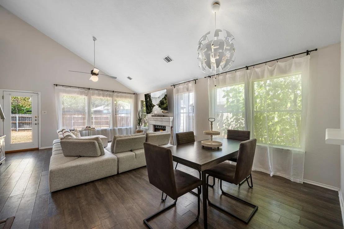 Photo of 1606 Academy PL