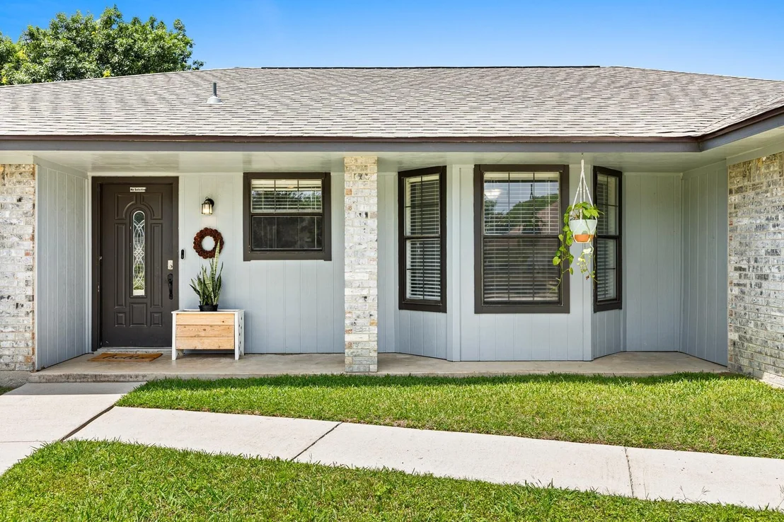 Photo of 1706 Lynx CIR