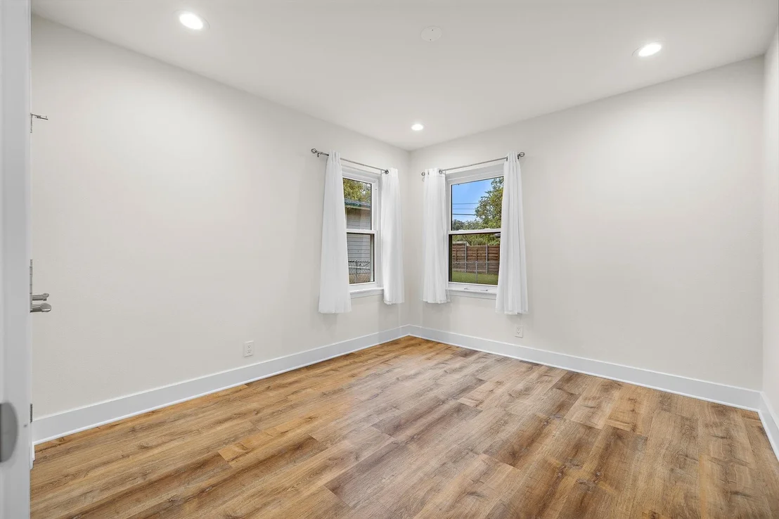 Photo of 1803 Forestglade DR