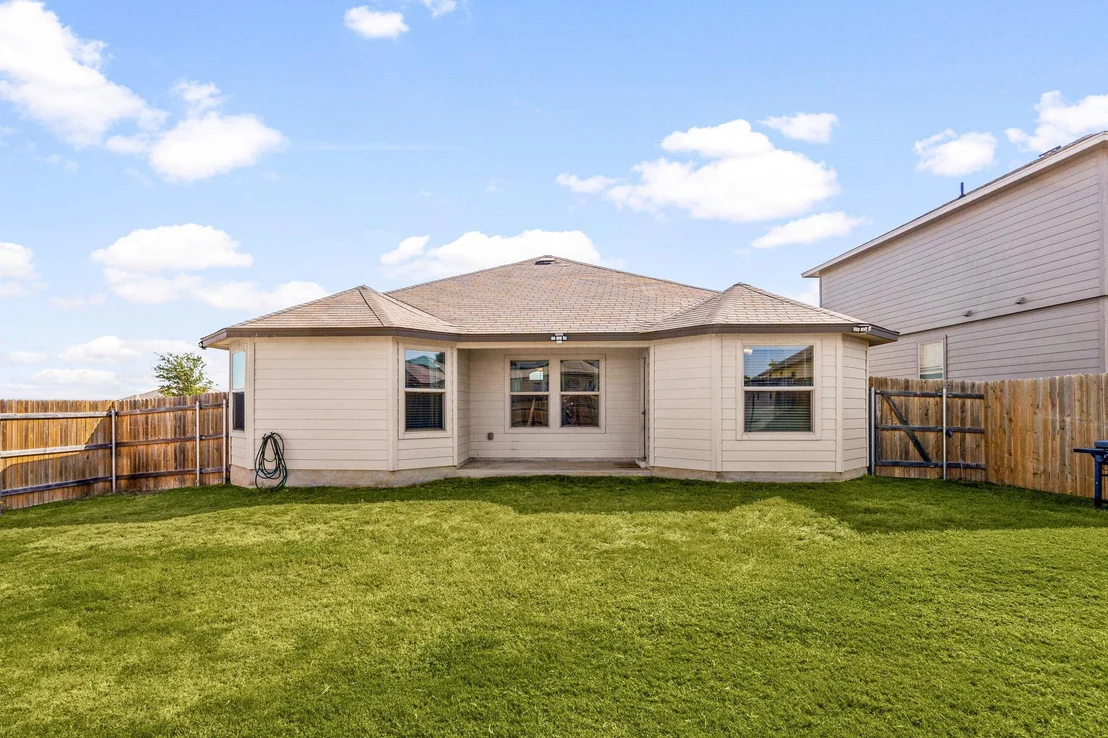 Photo of 149 Rearden BLVD