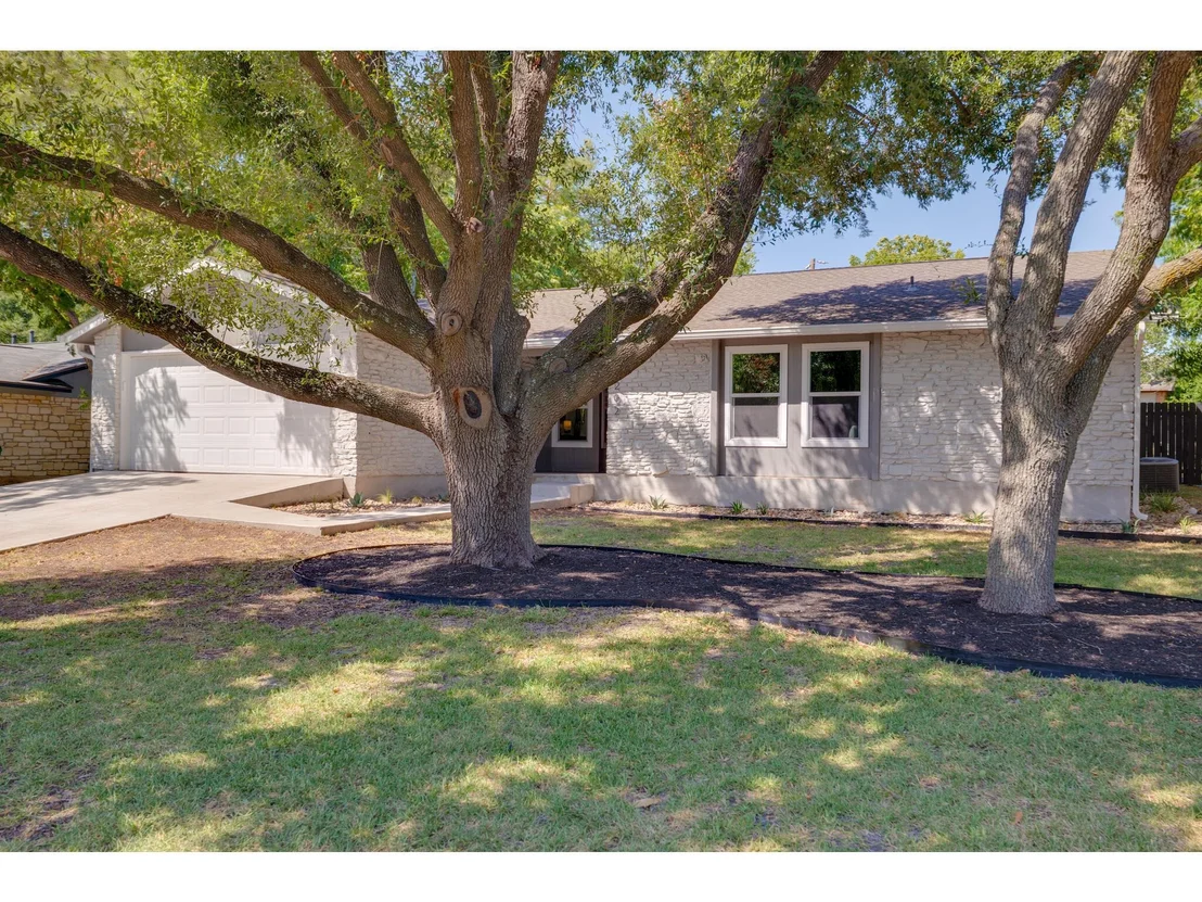 Photo of 2202 Donna DR