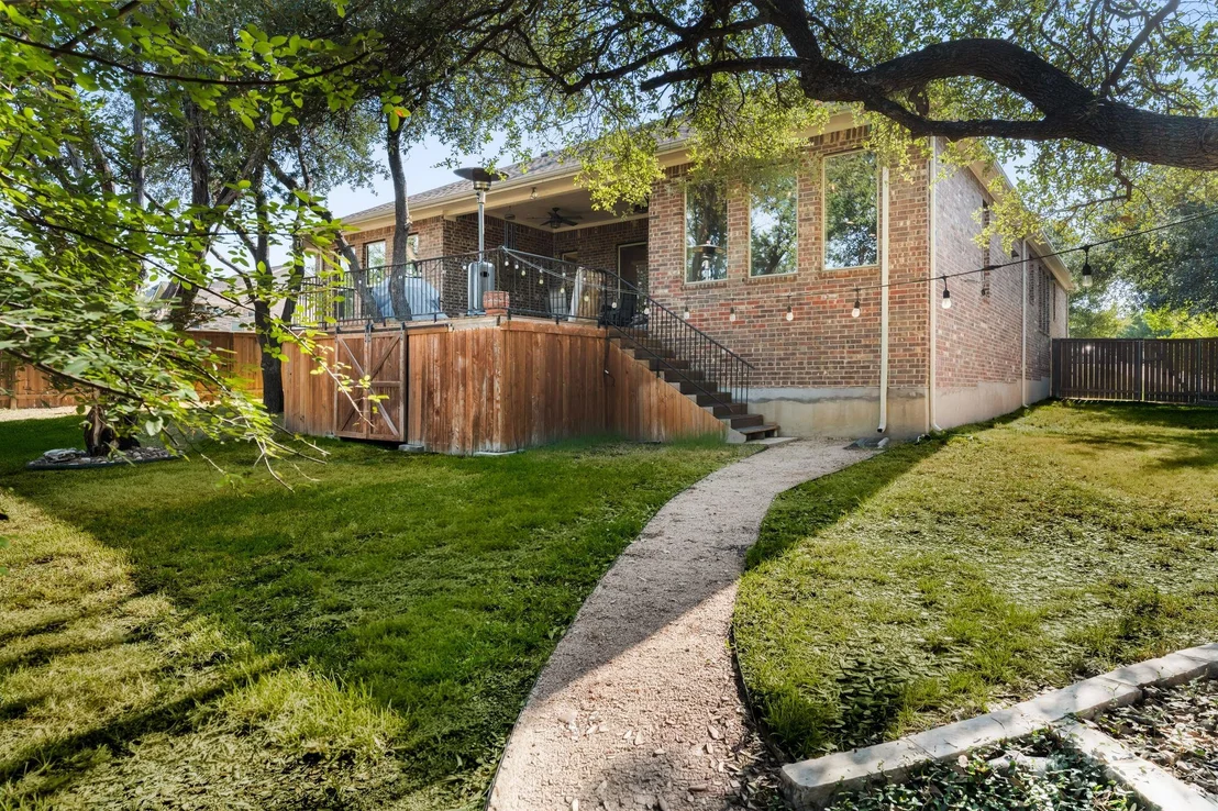 Photo of 140 Lake Rim CIR