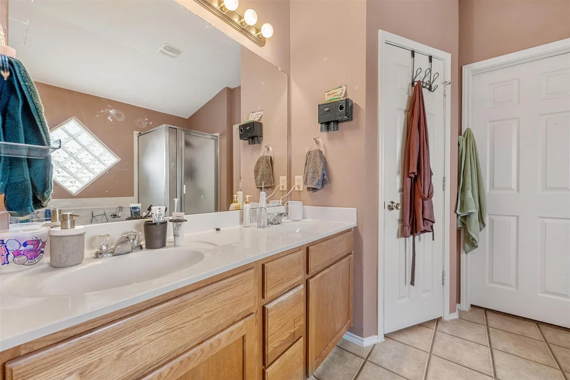 Photo of 4401 Golden Gate DR