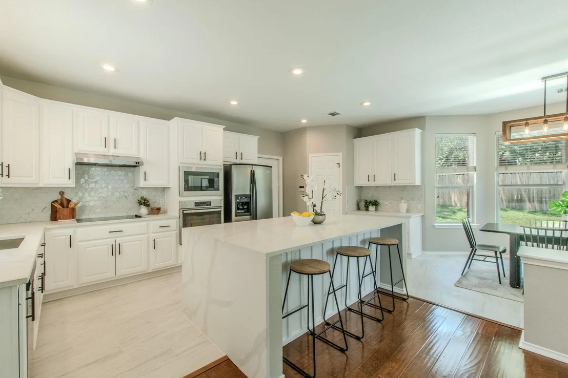 Photo of 3988 Lord Byron CIR