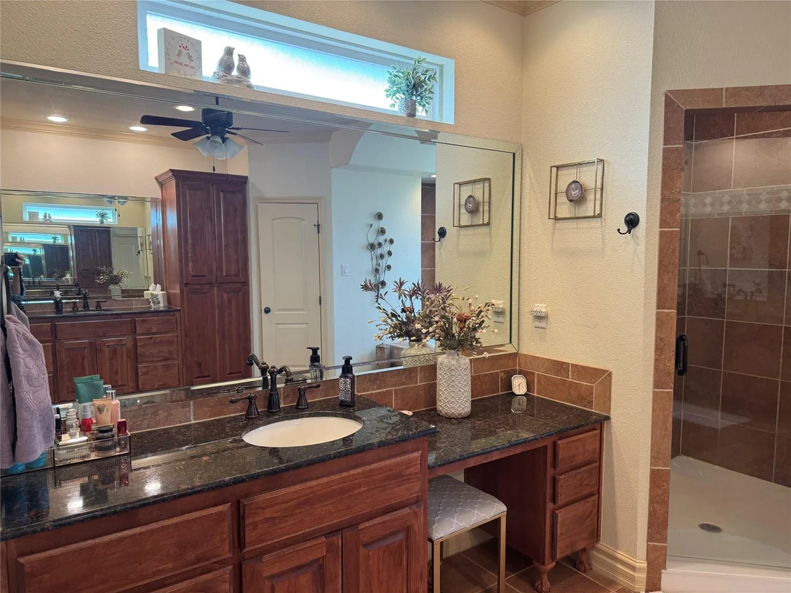 Photo of 385 Green Park DR