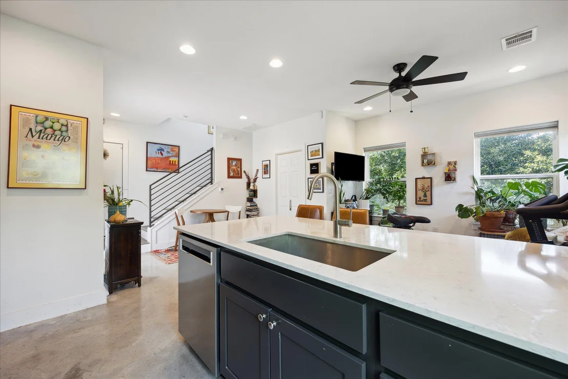 Photo of Unit B at 5006 Baker ST