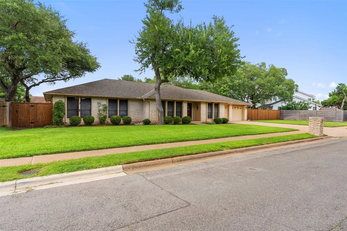 Photo of 1409 Thaddeus CV