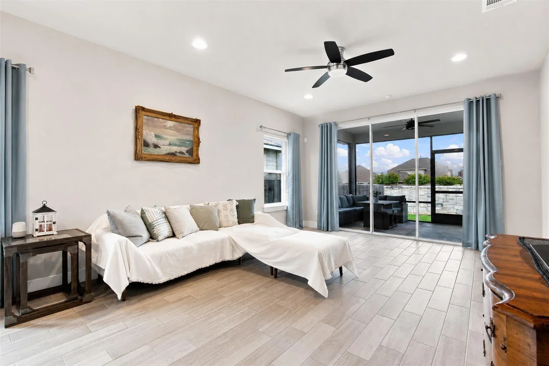 Photo of 208 Winding Hollow LN