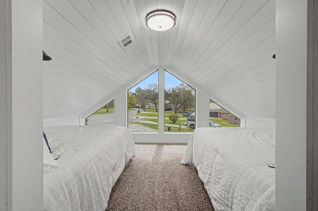 Photo of 243 Riverbirch