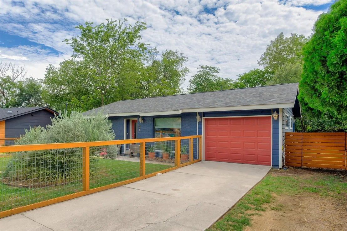 Photo of 805 Cardiff DR