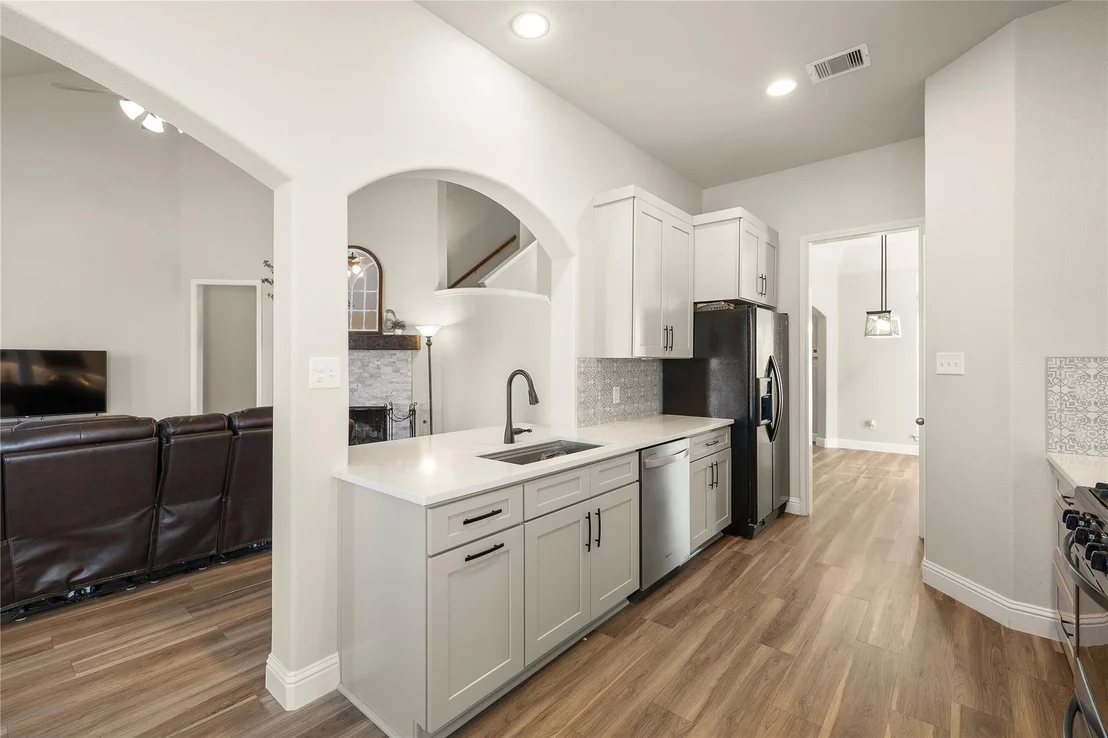 Photo of 1104 Bethpage DR