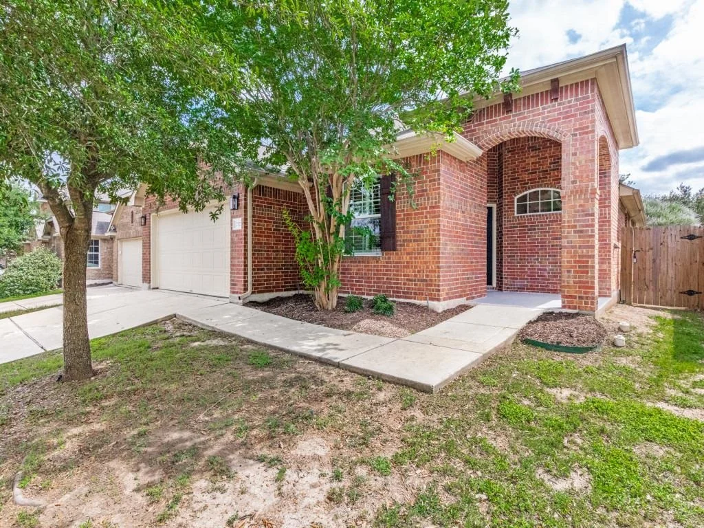 Photo of 232 Strawberry Blonde DR