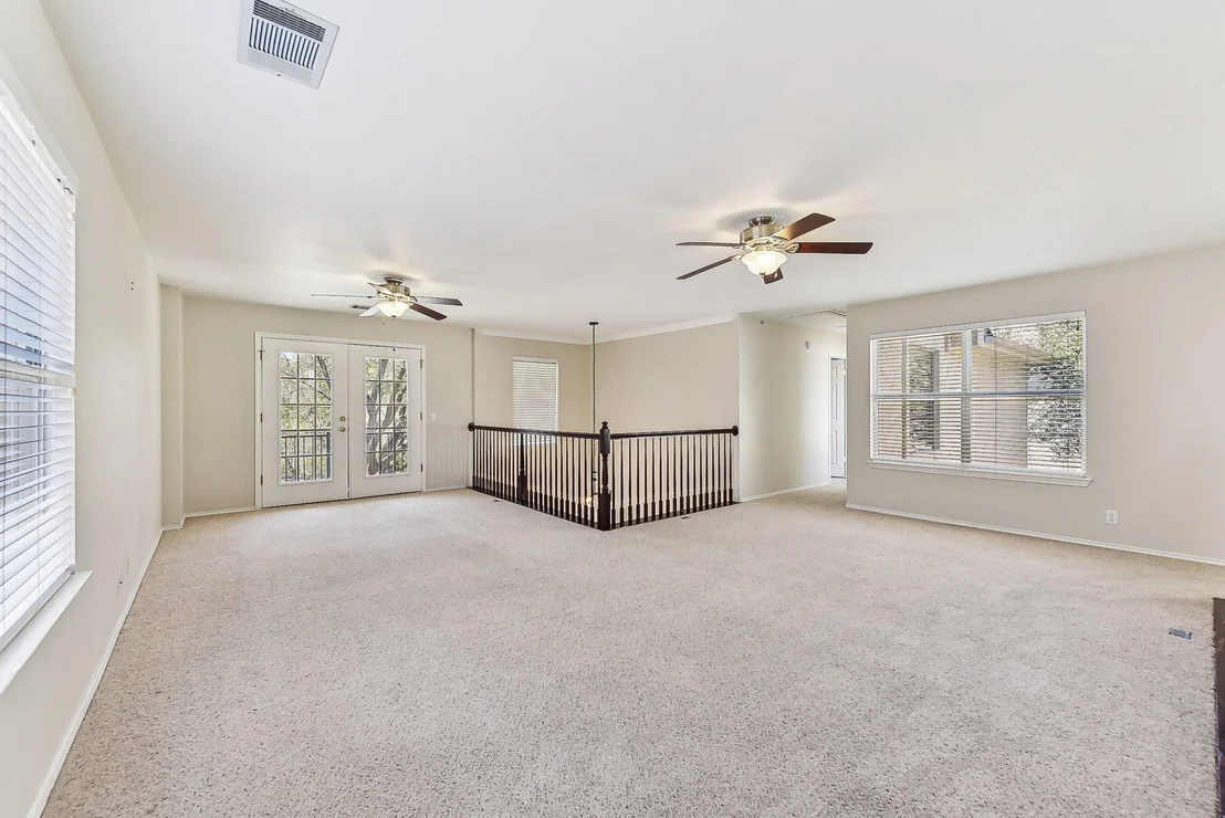 Photo of 3998 Lord Byron CIR