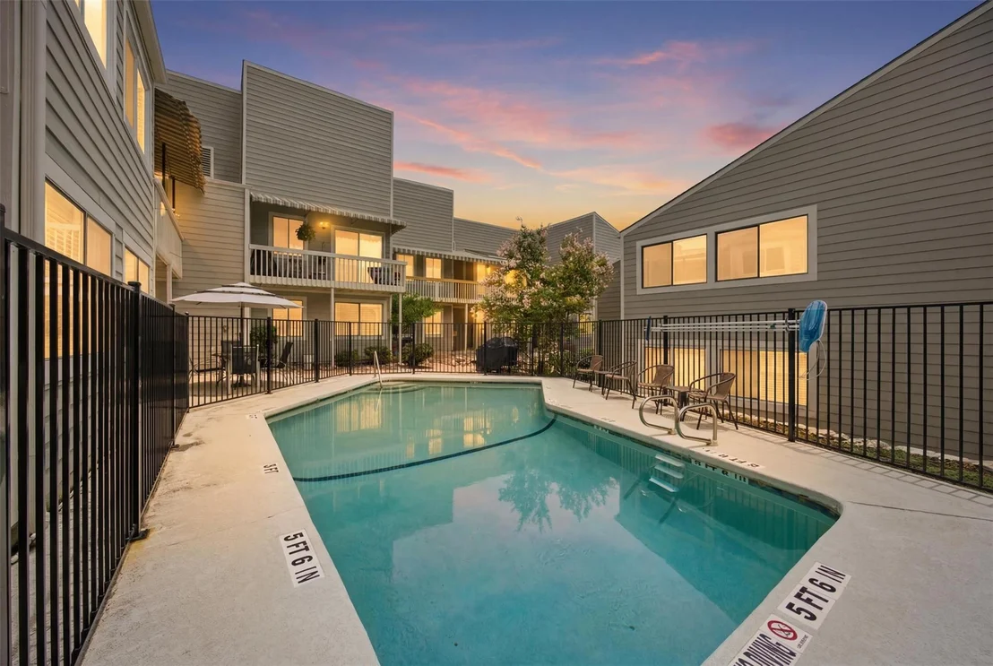 Photo of Unit B22 at 5801 Thunderbird ST
