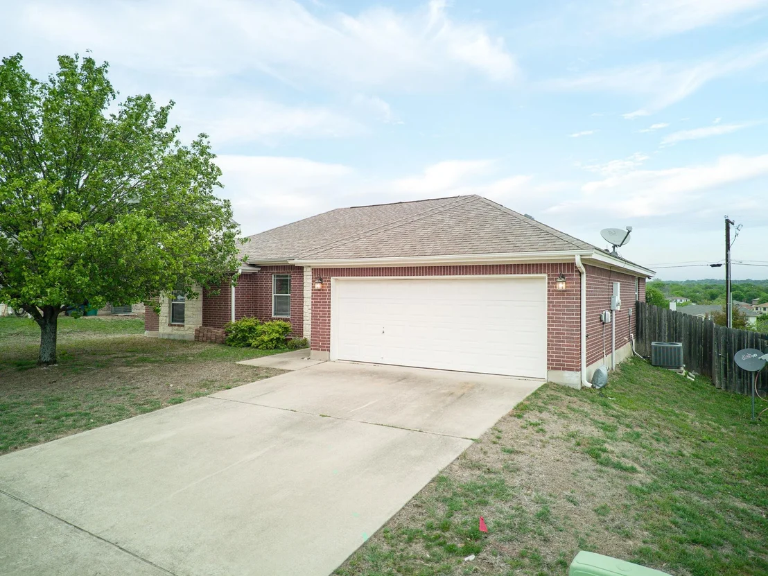 Photo of 1704 Walker Place BLVD