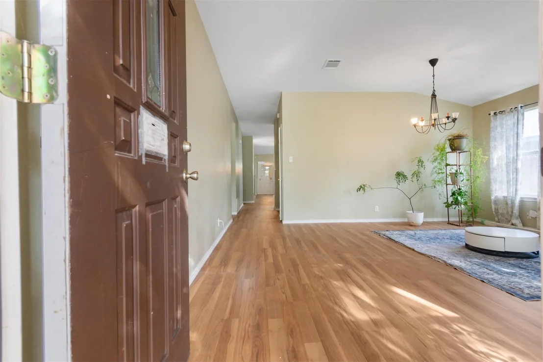 Photo of 4101 Louise Lee DR