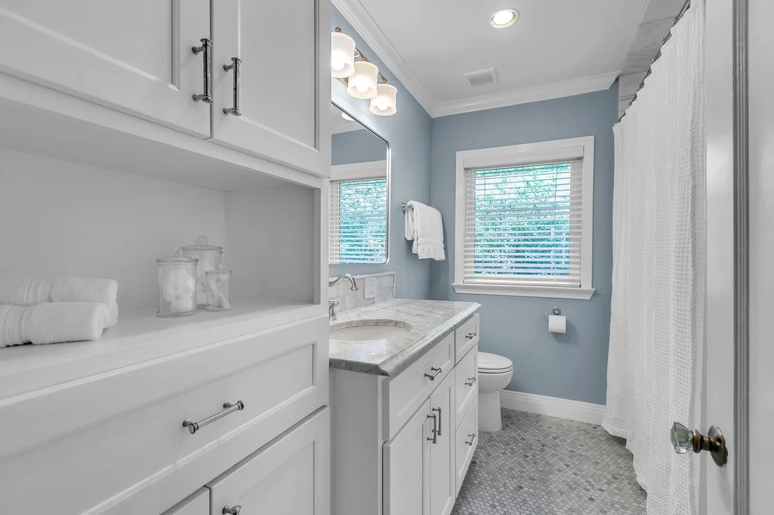 Photo of 1308 KINNEY Ave