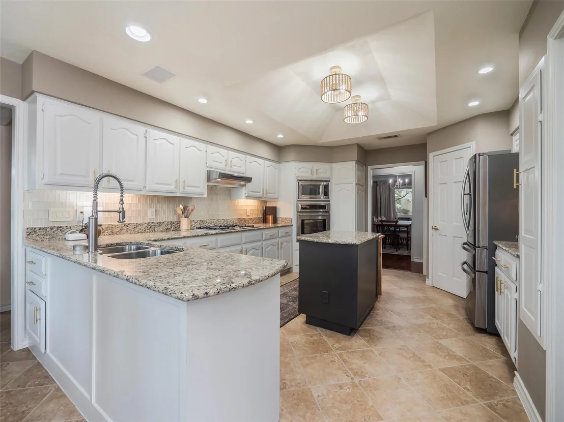 Photo of 302 S Ridge CIR