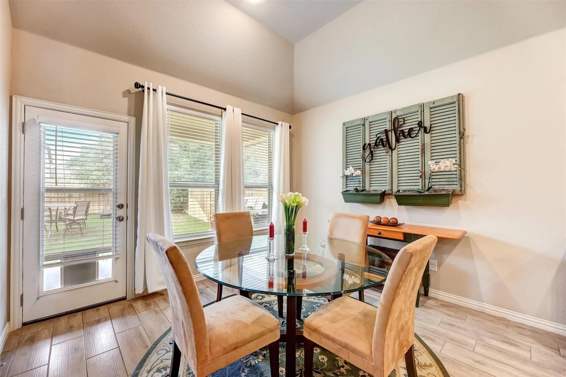 Photo of 285 Coyote Creek WAY