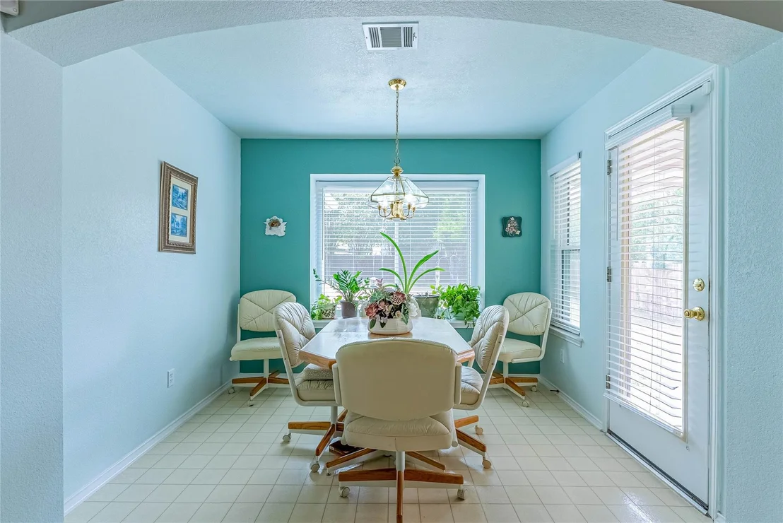 Photo of 1106 Willow Creek DR