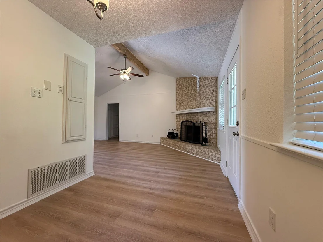 Photo of 503 E Central DR