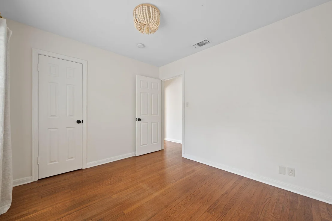 Photo of 5010 W Frances PL