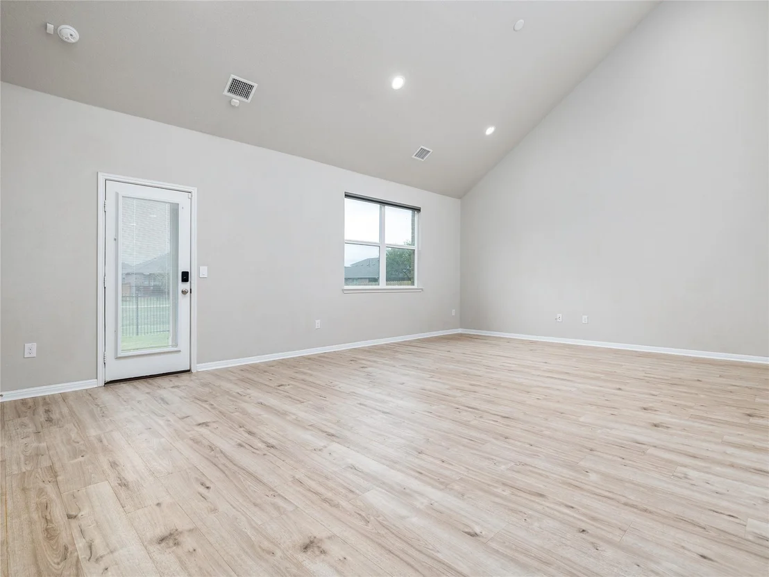 Photo of 121 Struss DR