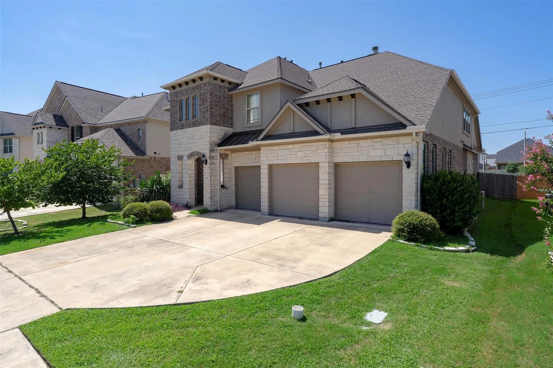 Photo of 2305 Millbrook LOOP