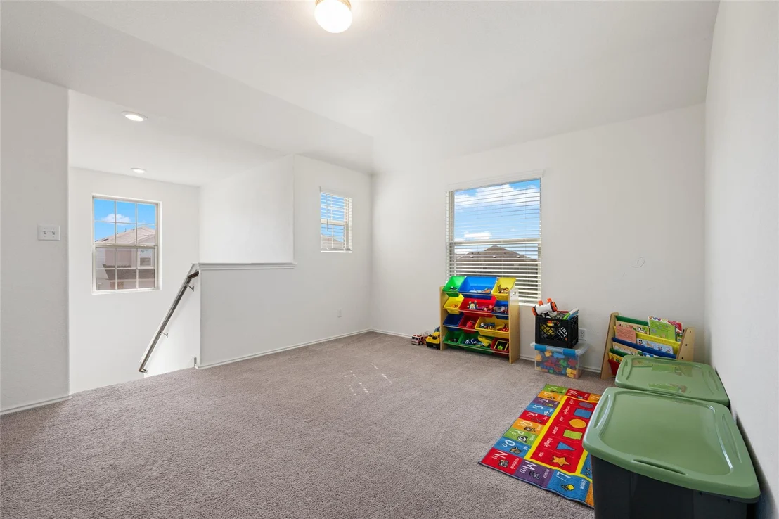 Photo of Unit 12F at 524 Circle WAY