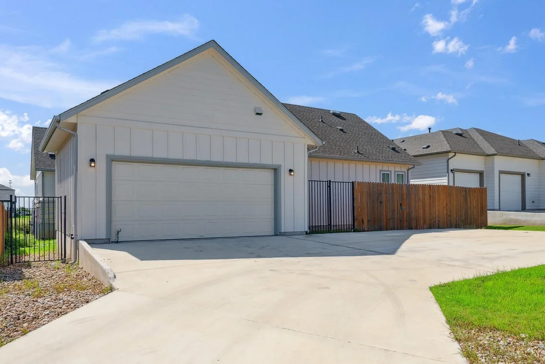 Photo of 9304 Apogee BLVD