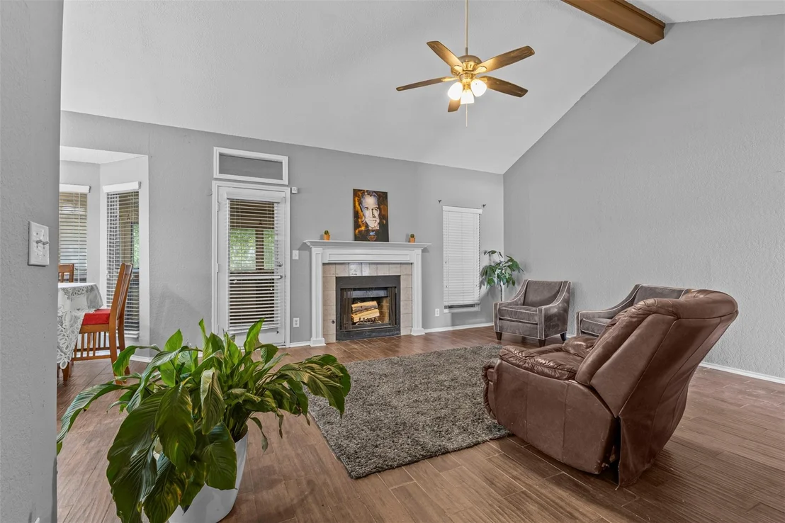 Photo of 16503 Edgemere DR