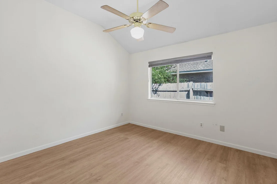 Photo of 605 Clear Spring LN