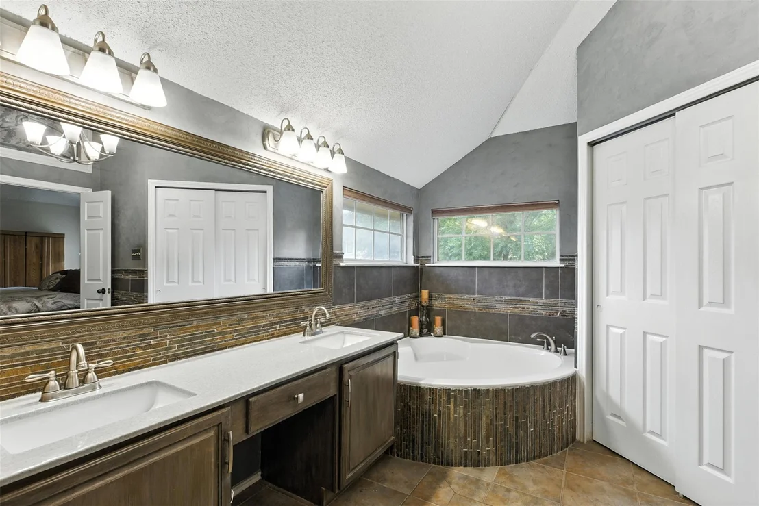 Photo of 1113 Pebble Brook RD