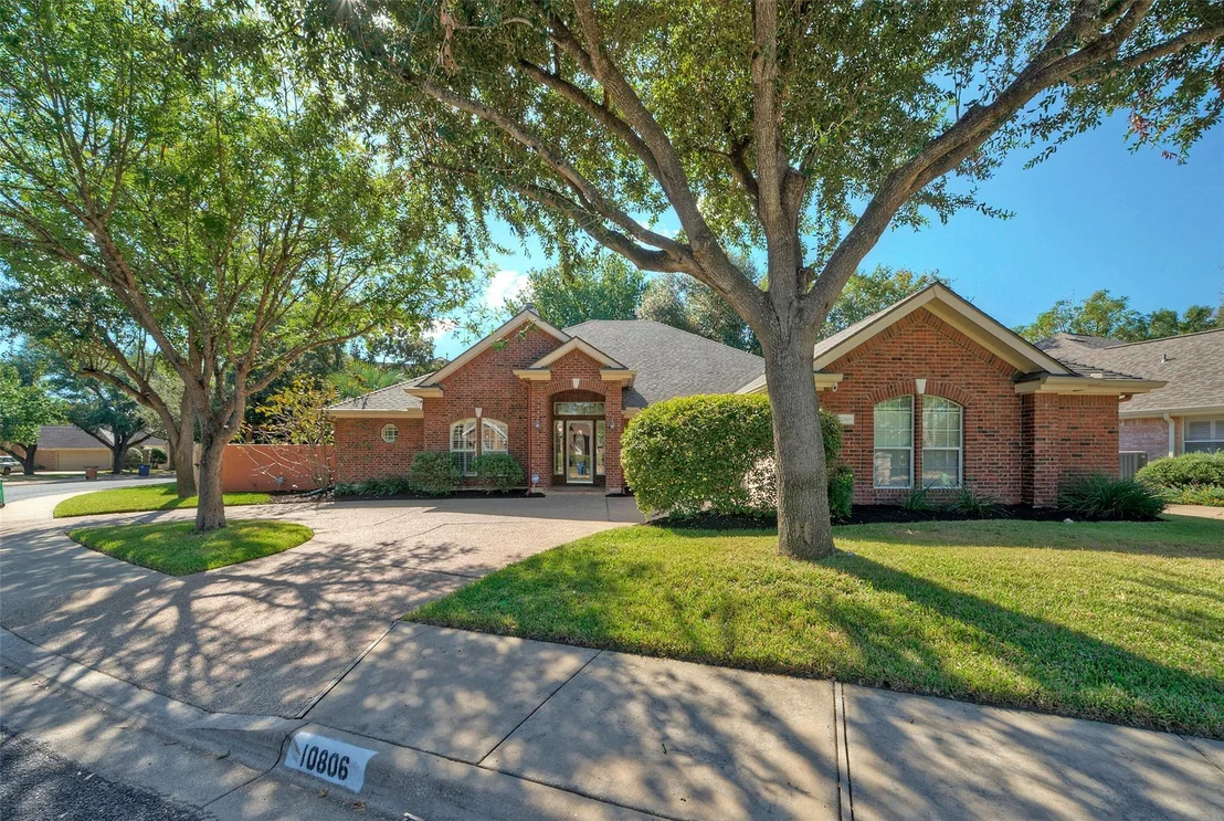 Photo of 10806 Olympia Fields LOOP