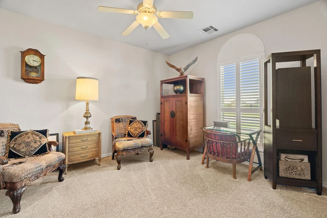 Photo of 813 Lacey Oak CIR