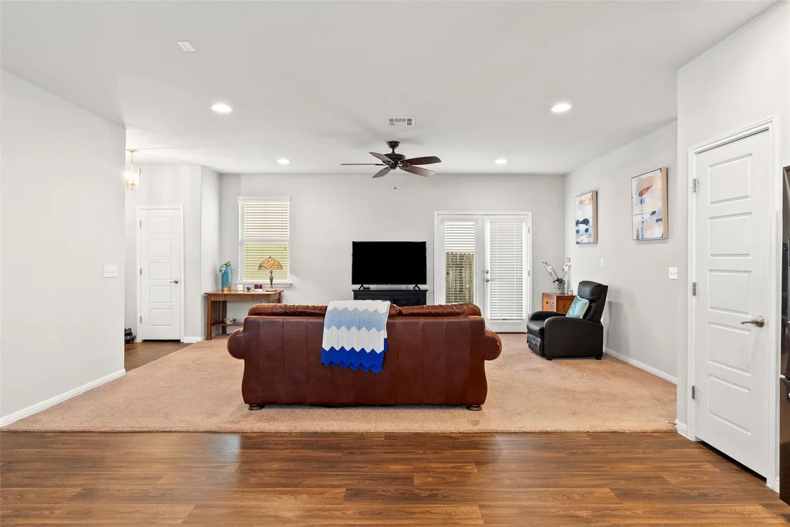 Photo of 557 Twisted Oaks LN