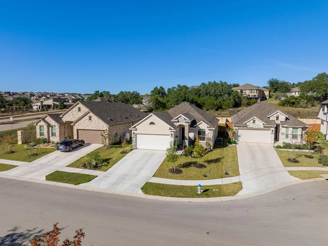 Photo of 972 Leaning Oak LN