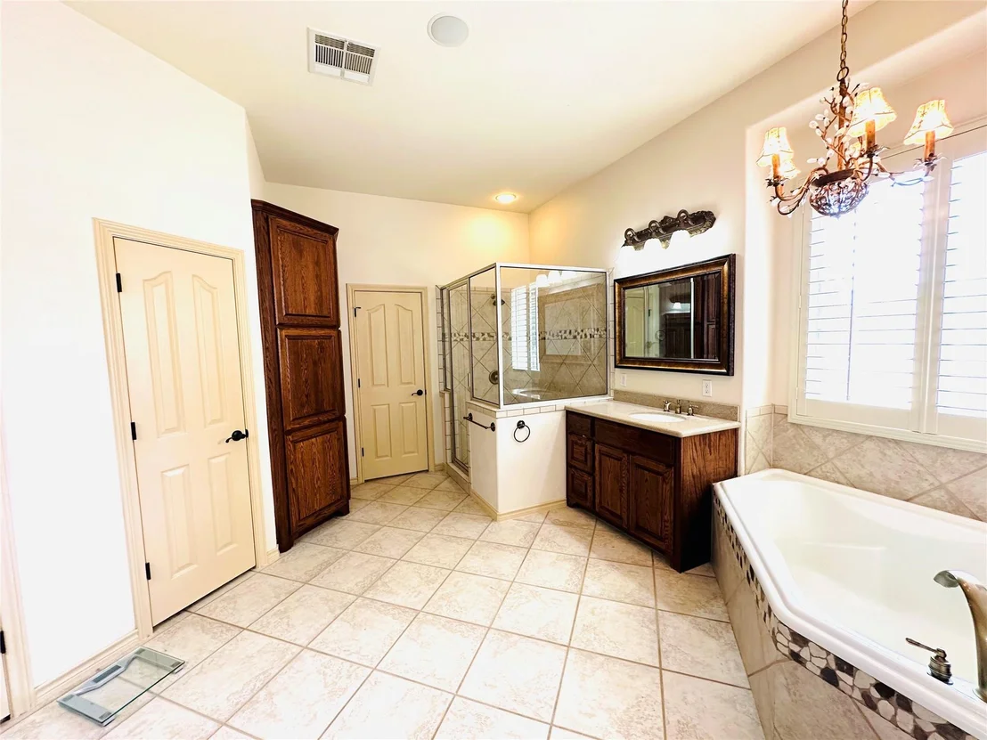 Photo of 300 Copper LN