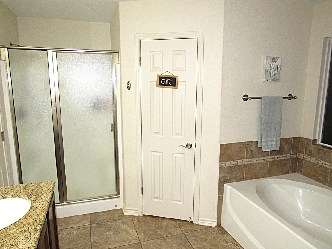 Photo of 911 Stonebrook DR