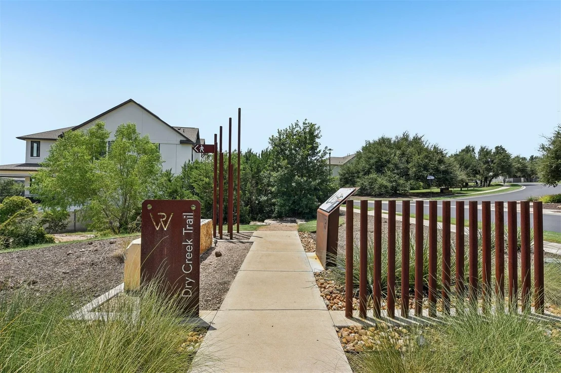 Photo of 240 Diamondback DR