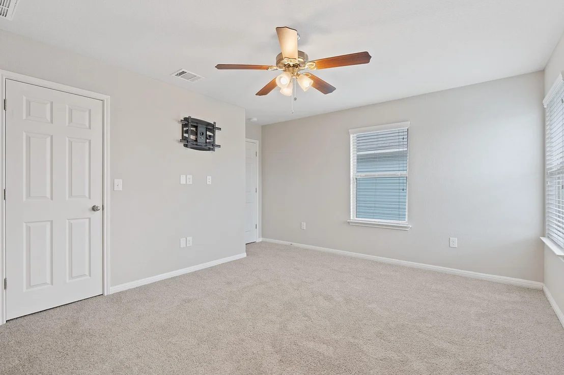 Photo of 584 Twisted Oaks LN