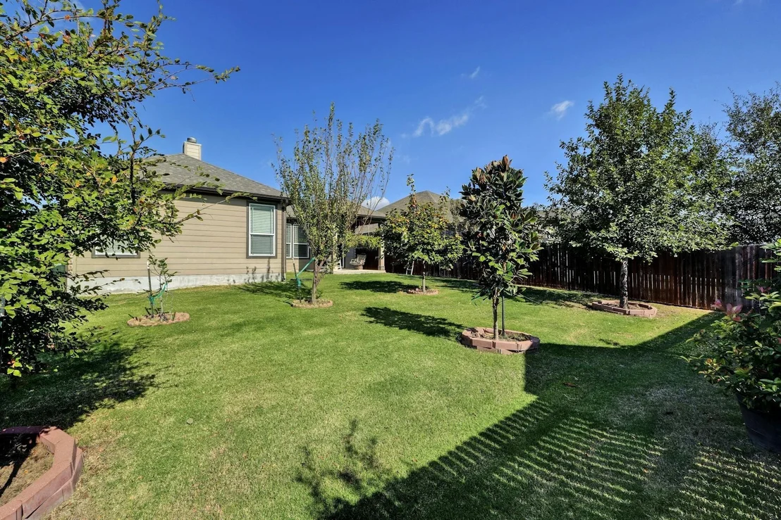Photo of 335 Alamosa DR