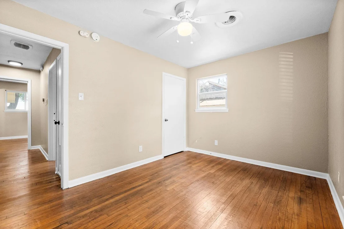 Photo of 1301 West LN