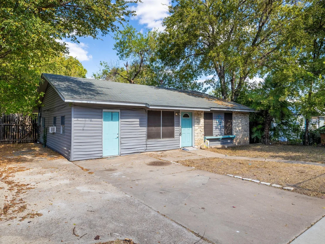 Photo of 6206 Hogan Ave