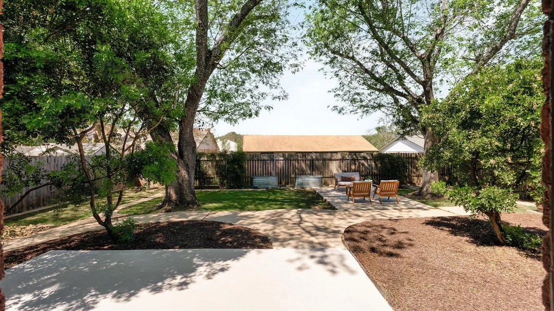 Photo of 7602 Whispering Oaks DR