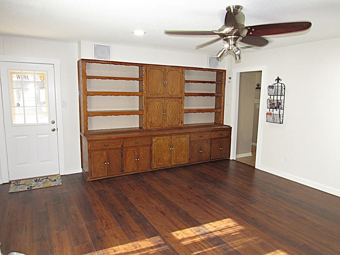 Photo of 737 Estate DR