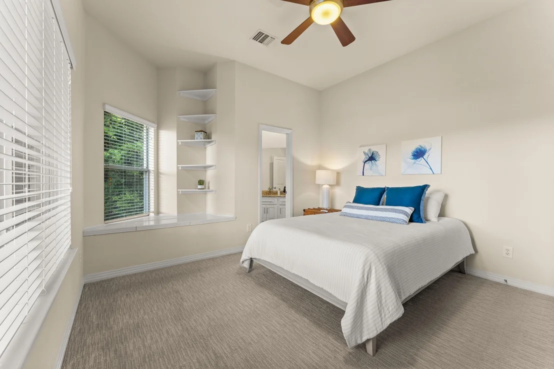 Photo of 15747 Booth CIR