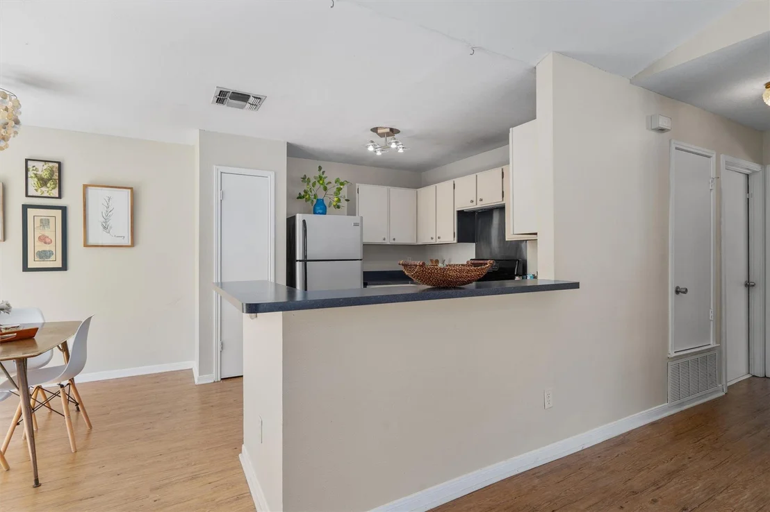Photo of 1809 Heatherglen LN