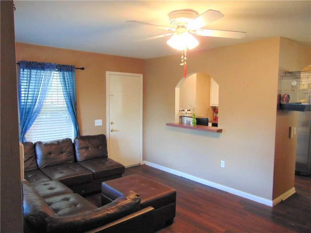 Photo of 6901 Blessing Ave