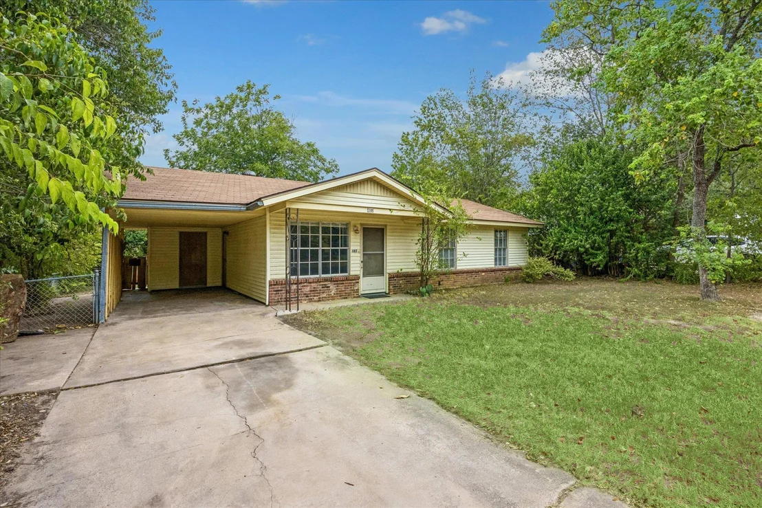 Photo of 402 Bramble DR